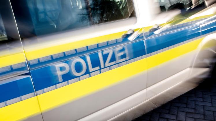 Osnabrück: #Symbolfoto_Polizei; Verbrechen; Mord; Totschlag; Autobahnpolizei; Unfall; Blaulicht; Falschfahrer. 10.11.2021