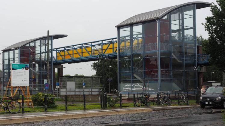 nach-elmshorn-auch-aufz-ge-im-bahnhof-tornesch-au-er-betrieb