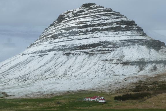 Kirkjufell bei Grundafjördur in Island Jörg Budke