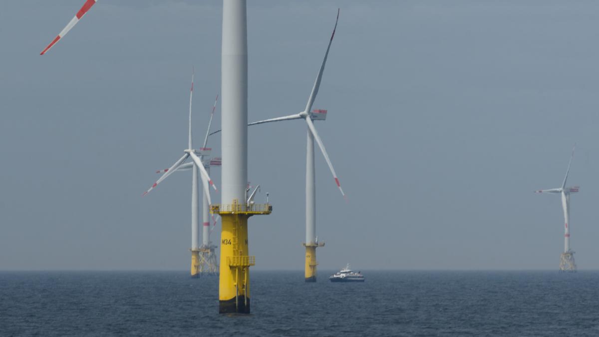 OffshoreWindpark vor Helgoland Arbeiten in der Nordsee