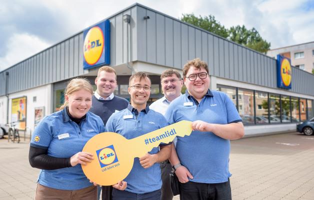 Azubis managen in Rostock eigenverantwortlich eine LidlFiliale NNN