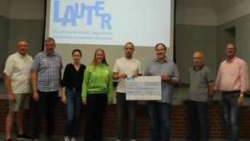 Die Stiftung Lauter unterstützte die technische Ausstattung des Jugendheims Hollenstede mit 4000 Euro.