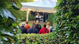 Lesenacht 2023 im DichtFest-Garten Woez