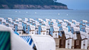 Regenwetter am Morgen an der Ostseeküste