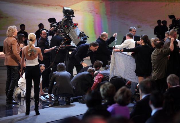 Im Jahr 2011 war es zu einem schweren Unfall bei „Wetten, dass...?“ gekommen. Im Jahr 2011 war es zu einem schweren Unfall bei „Wetten, dass...?“ gekommen.