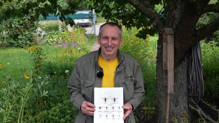 Ronald Schünemann ist nicht nur als „Der Mühlenberger Imker“  bekannt, sondern auch als Fachberater für Wespen- Hornissenschutz zuständig.