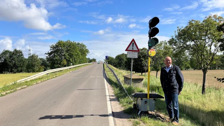 Wittendörps Bürgermeister Kurt Bartels hofft darauf, dass es wenigsten für die Landmaschinen eine Ausnahmegenehmigung geben wird