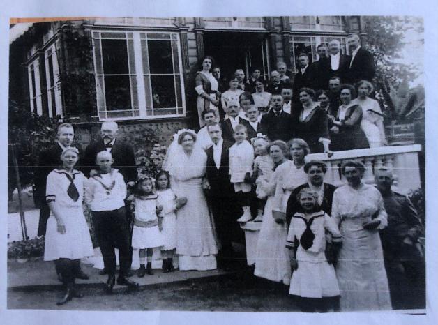 Restaurator Alexander Renz entdeckt in Kellinghusen Wandmalerei