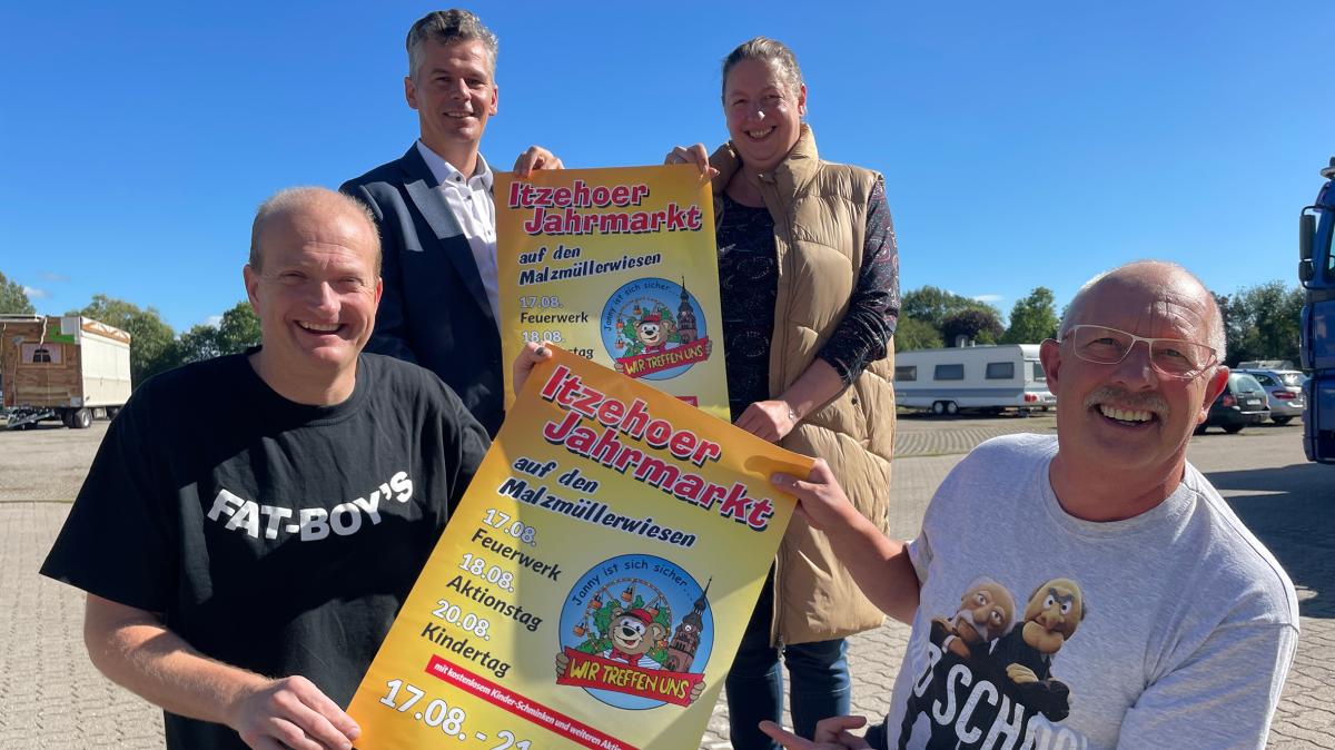 Jahrmarkt in Itzehoe mit Fahrgeschäften, Feuerwerk und Kindertag