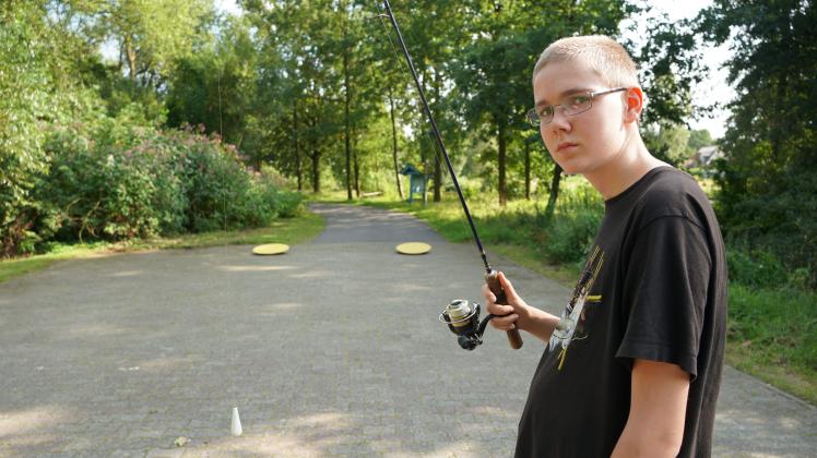 Die Angel benutzt Dominik Teichmann nicht nur zum Fische fangen. Beim Sportanglerverein Haren übt sich der 16-Jährige auch im Casting, bei dem man versucht, mit der Rute ein festes Ziel zu treffen. 