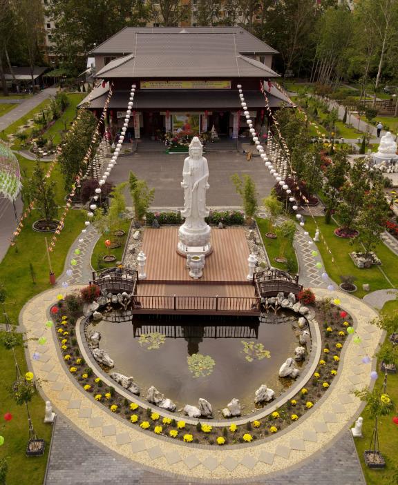 Bilder aus Rostock Lichtenhagen feiert Einweihung von Tempel Lôc Uyên SVZ