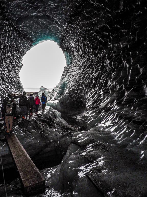 Eisabenteuer im Katla Eistunnel: Eine Expedition durch die faszinierende Unterwelt Islands, festgehalten von Markus Gehle. Markus Gehle