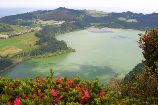 Sao Miguel: Der Kratersee von Furnas gehört zu den Top-Adressen auf den Azoren.