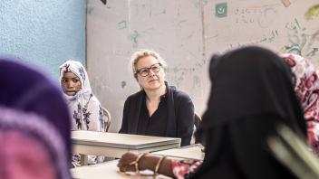 Bundesentwicklungshilfeministerin Svenja Schulze besucht einen Franzoesisch Sprachkurs bei einem Projektbesuch mit UNICE