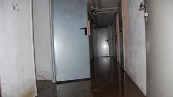 Stink-Alarm in Flensburg-Mürwik: Abwasser mit Fäkalien von 33 Haushalten steht im Keller