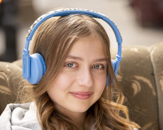 Die 13-jährige Martha Haberland spielt „Anni“ im Kinofilm „Ponyherz“. Im Film ist sie auch selbst geritten.