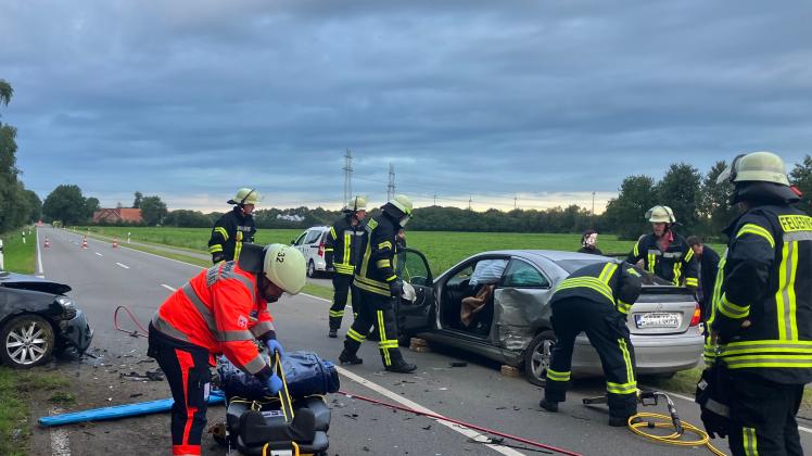 Bei diesem Unfall in Walchum wurde eine 78-jährige Pkw-Fahrerin lebensgefährlich verletzt.