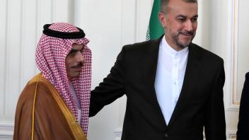 Irans Außenminister bricht nach Saudi-Arabien auf