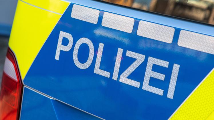 Osnabrück: #Symbolfoto_Polizei; Verbrechen; Mord; Totschlag; Autobahnpolizei; Unfall; Blaulicht; Falschfahrer. 10.11.2021