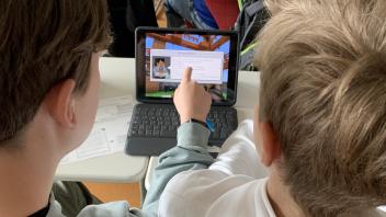 Beim Projekt „Minequartier“, das von der Universität Osnabrück entwickelt wurde, treffen Bildung für nachhaltige Entwicklung, selbstreguliertes Lernen und Minecraft in der Schule zusammen.
