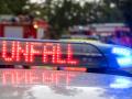 Leuchtschrift Unfall an einem Polizeifahrzeug an einer Unfallstelle, Symbolfoto Verkehrsunfall. 31.08.2020 Deutschland