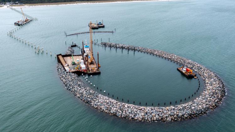 Bauarbeiten für neuen Inselhafen auf dem Darß
