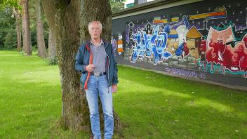 Dr. Rainer Kehmann läuft gerne Marathon und fährt gerne Motorrad.