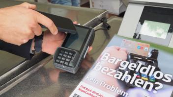 Beim Schlossgarten Open Air können Getränke jetzt auch mit Girocard oder Smartphone bezahlt werden.