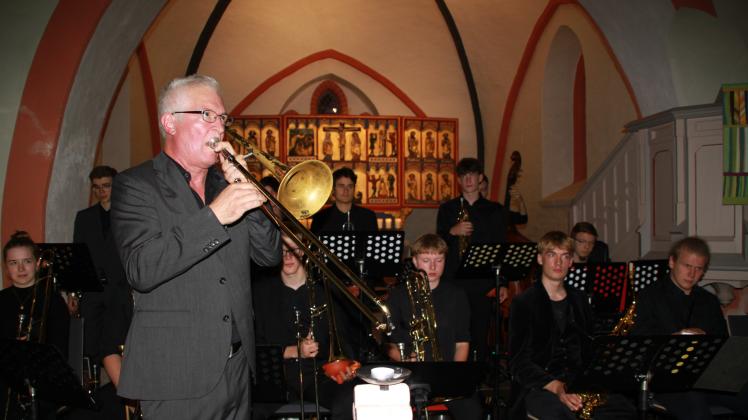 Dan Gottshall spielte ein Posaunensolo.