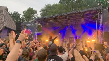 Angeliter Open Air 2023: Festival mit Rock und Punk auf dem Bauernhof in Taarstedt.