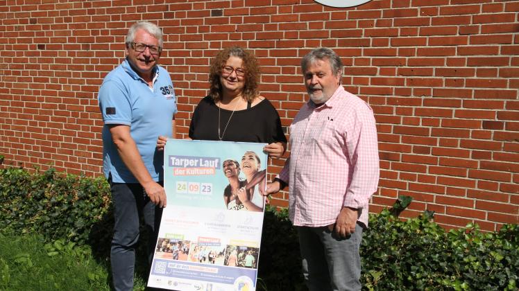 Tarp ldt ein zum Lauf der Kulturen