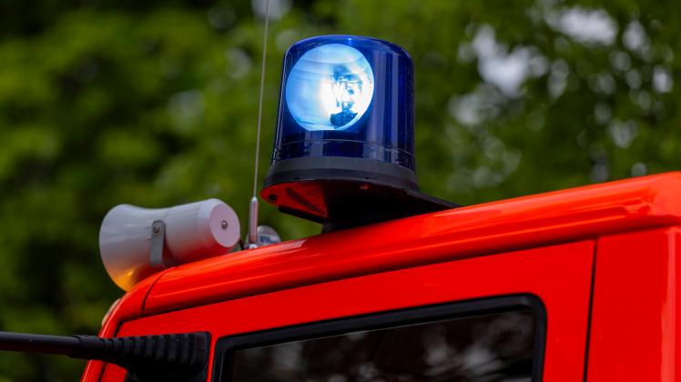 27.07.2023, Bad Wörishofen im Unterallgäu, Groß-Übung der Freiwilligen Feuerwehr Bad Wörishofen am Kurhaus. Blaulicht au