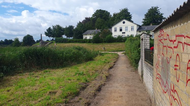 Schleswig Wanderweg am Busdorfer Teich wird erneuert SHZ