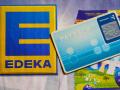 Symbolfoto: Edeka kooperiert mit Payback. Die Supermarktkettewill das Bonusprogramm nach dem Rewe-Aus Ende 2024 einführe