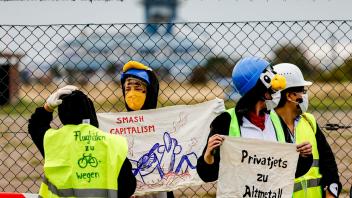Aktivisten versuchen Sylter Flughafen zu blockieren