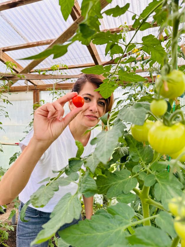 Linda Zervakis als Landei: Gespräch zu ihrem Buch „Landgang“ | NOZ