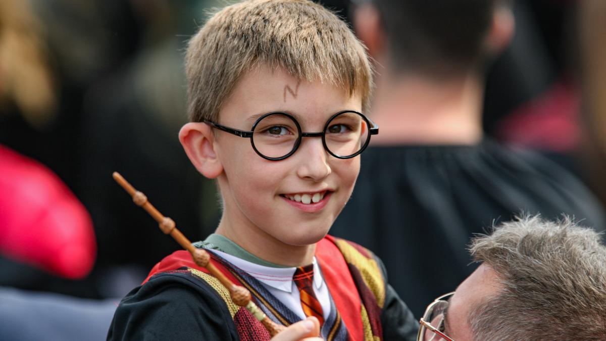 Bildergalerie: Knapp 1800 Harry-Potter-Fans Brechen Weltrekord In ...