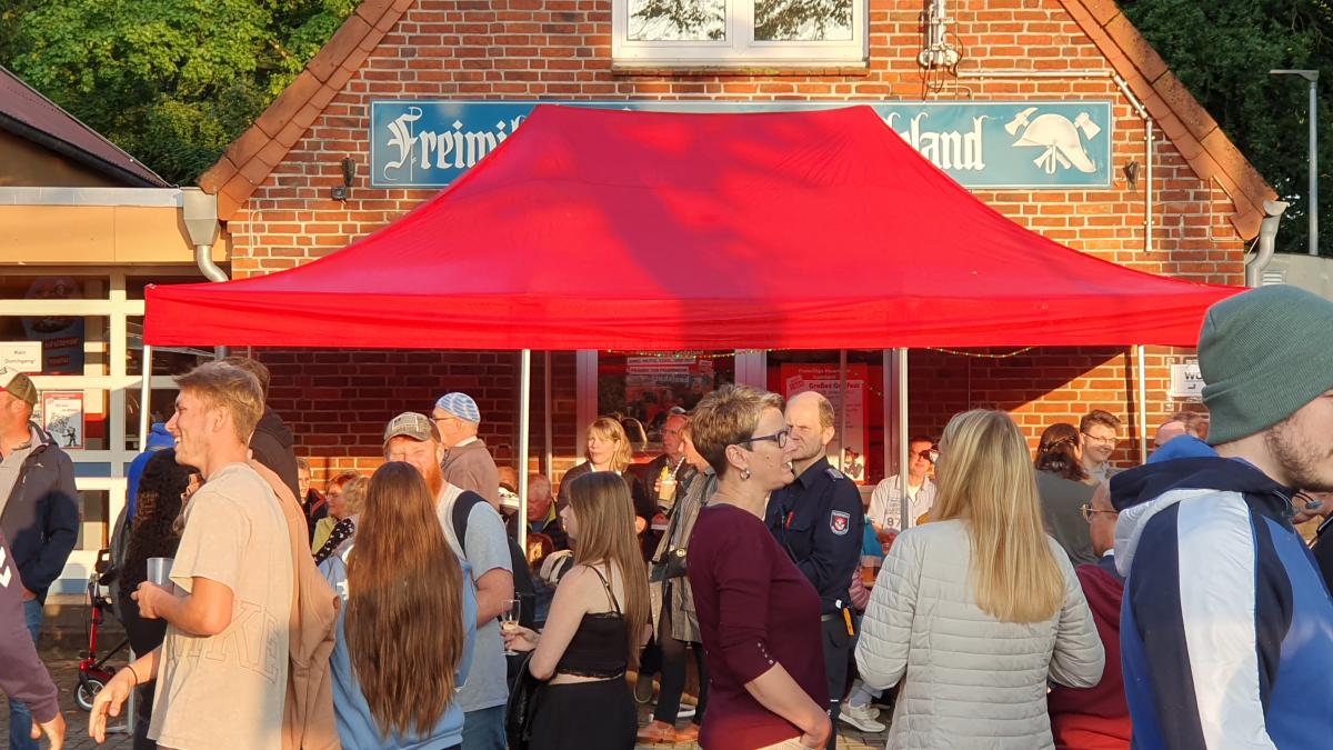 Grillfest Neumünster FeuerwehrTaler statt Bargeld in Gadeland