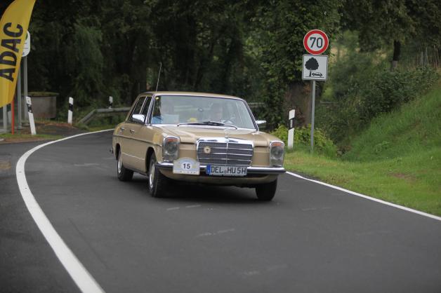 Aus dem gesamten Weser-Ems-Gebiet kamen die Fahrer mit ihren Oldtimern. 
