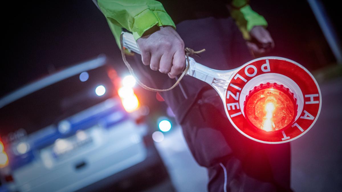 Raser gefährdet Autofahrer auf der A1 im Landkreis Oldenburg