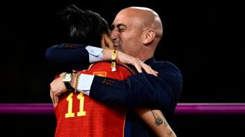 Sydney, Australia, August 20th 2023: Spanish Football Federation (RFEF) President Luis Rubiales kisses Jenni Hermoso aft