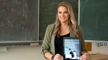 Schulleiterin schreibt Buch über soziale Medien