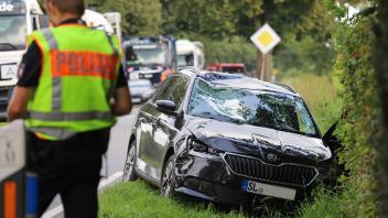 Unfall Hohenaspe Lebensgefahr Radfahrer Skoda