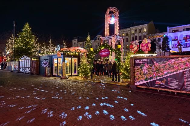 Weihnachtsmarkt mal anders: Santa Pauli auf der Hamburger Reeperbahn.