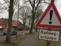 Radwegschäden ziehen sich seit Jahren zu beiden Seiten der Emdener Straße zwischen Papenburg und Aschendorf hin.