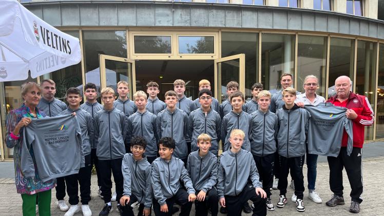 author Neue Trainingsanzüge für die C 2 vom FC Schüttorf 09