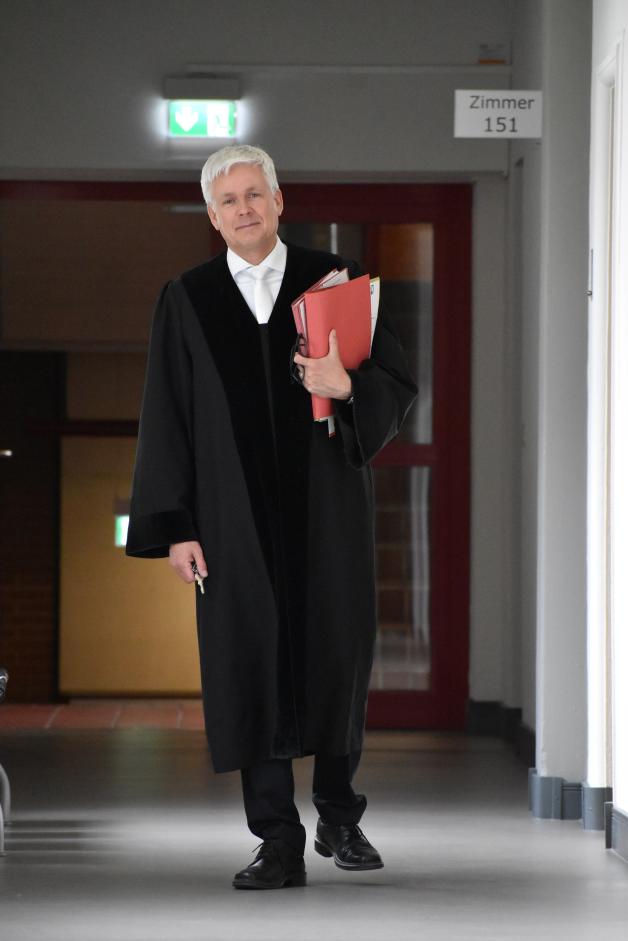 Im Amtsgericht Itzehoe bei Amtsrichter Tim Feicke SHZ