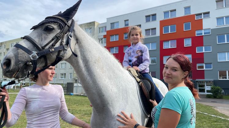 Glückliche Kinderaugen Beim Hoffest Im Treff Für Kinder Jugend Und