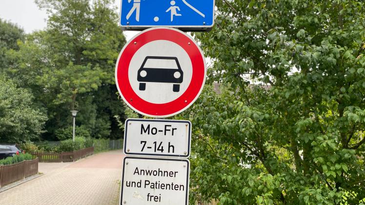 Verkehrszeichen an der Grundschule am Bullerdiek in Westerkappeln