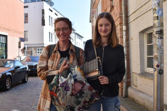 Auf dem Flohmarkt in Schwerin Auf dem Flohmarkt in Schwerin